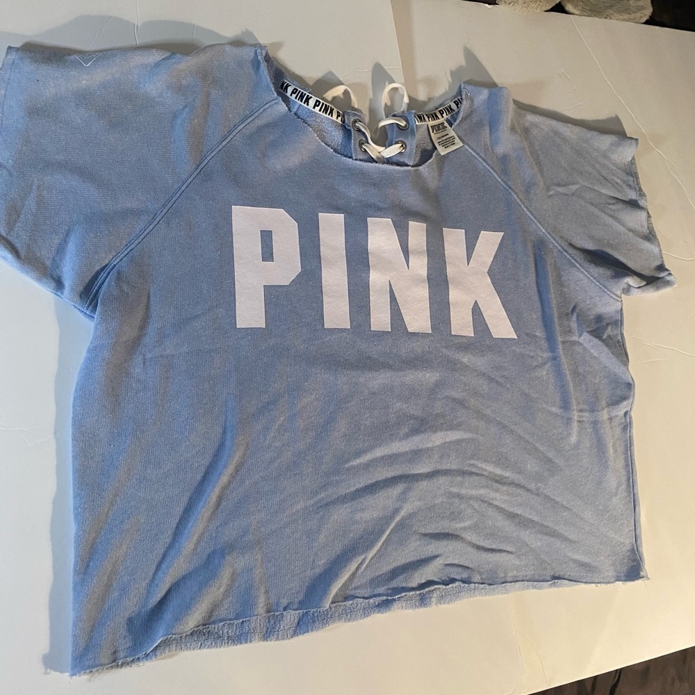 VS Pink cropped tee Large